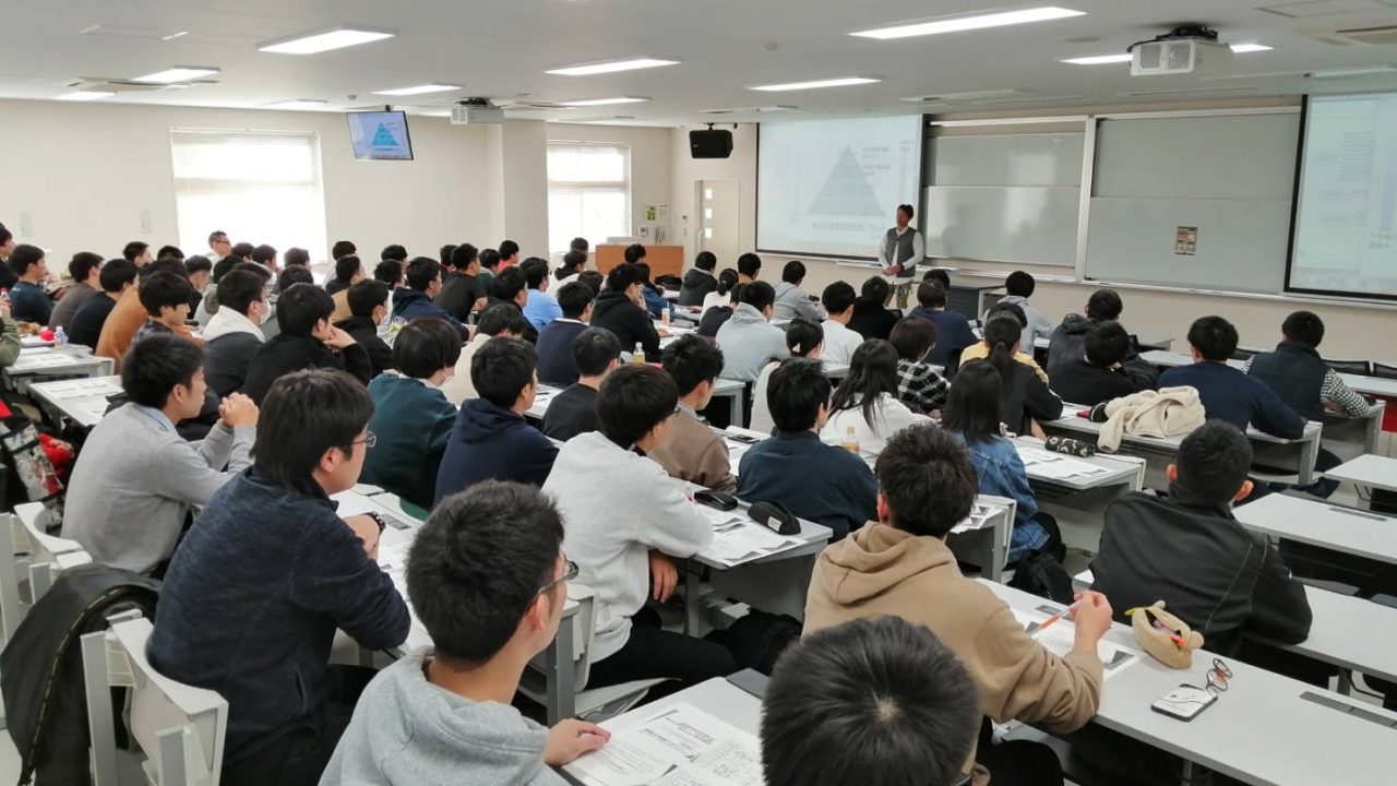 アッキーの大学講義